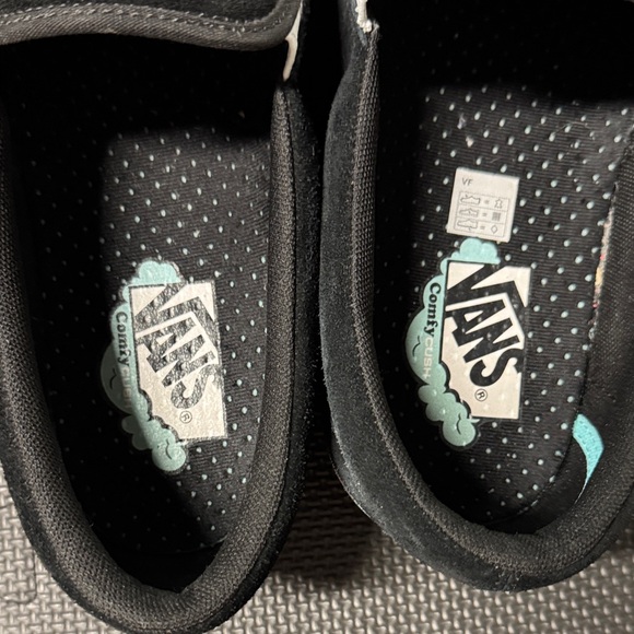 Like new Vans Classic Black Suede Slip-Ons - Picture 4 of 10